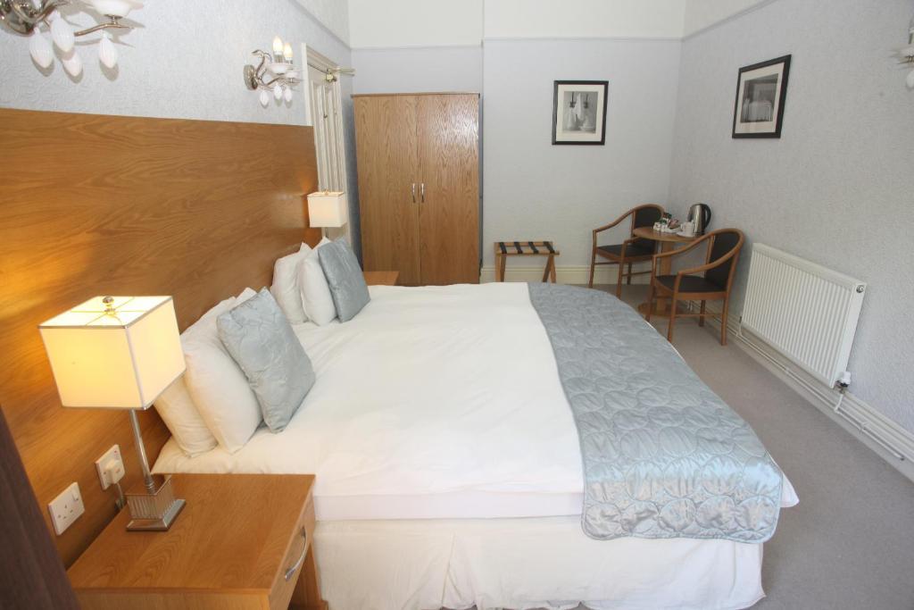 Cliff Lawn Hotel Leeds  Habitación foto