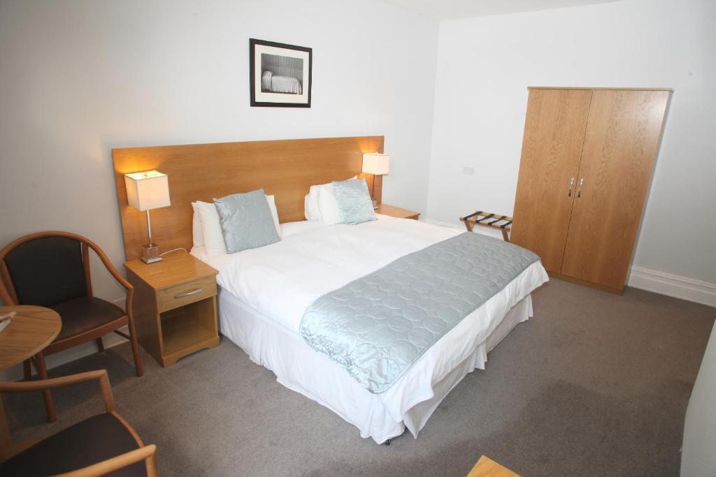 Cliff Lawn Hotel Leeds  Habitación foto